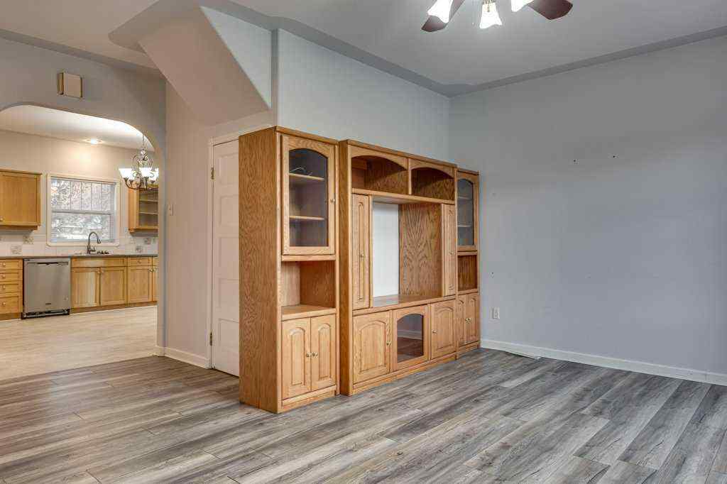 MLS&reg; # A2271713 - 4915 44 Street  in Central Innisfail Innisfail, Residential Open Houses