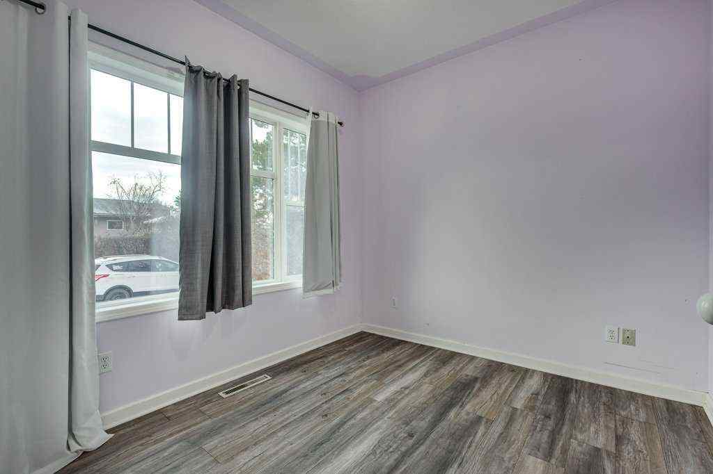 MLS&reg; # A2271713 - 4915 44 Street  in Central Innisfail Innisfail, Residential Open Houses