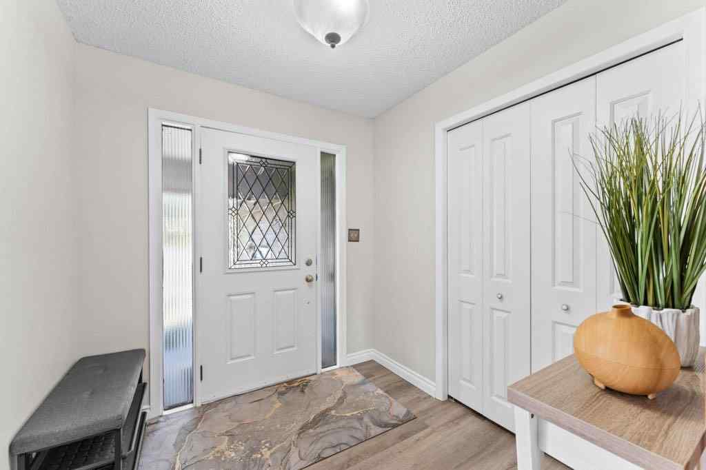 MLS&reg; # A2271714 - 47 Woodmont Way SW in Woodbine Calgary, Residential Open Houses