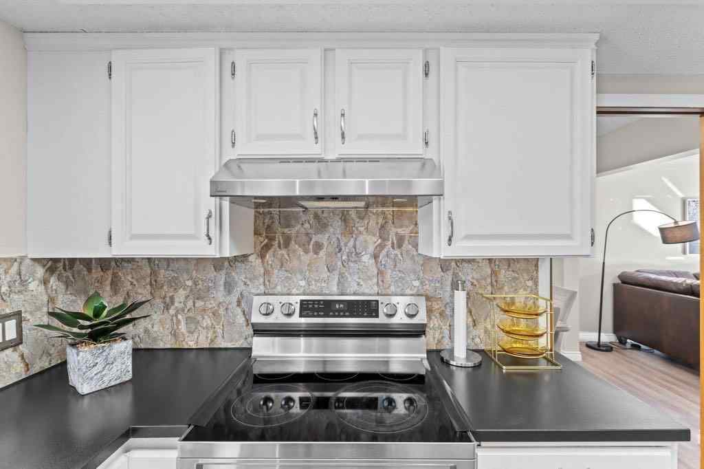 MLS&reg; # A2271714 - 47 Woodmont Way SW in Woodbine Calgary, Residential Open Houses