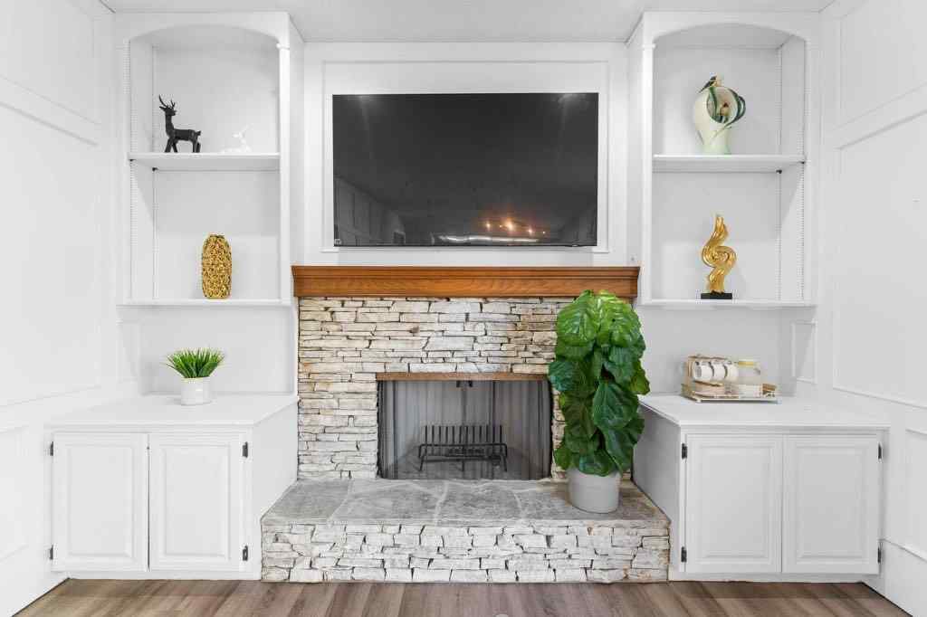 MLS&reg; # A2271714 - 47 Woodmont Way SW in Woodbine Calgary, Residential Open Houses