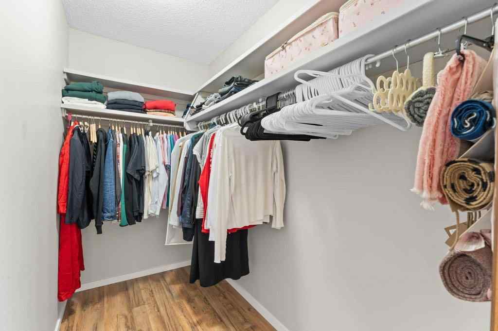 MLS&reg; # A2271714 - 47 Woodmont Way SW in Woodbine Calgary, Residential Open Houses