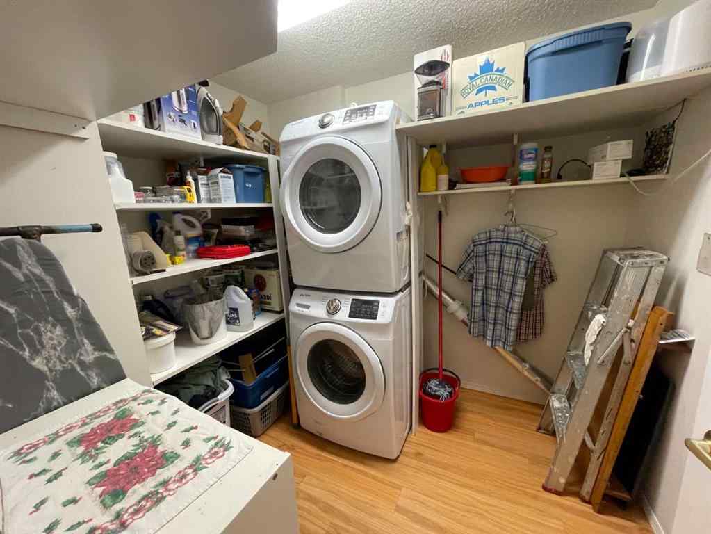 MLS&reg; # A2271728 - Unit #405 1881 17 Street  in NONE Didsbury, Residential Open Houses