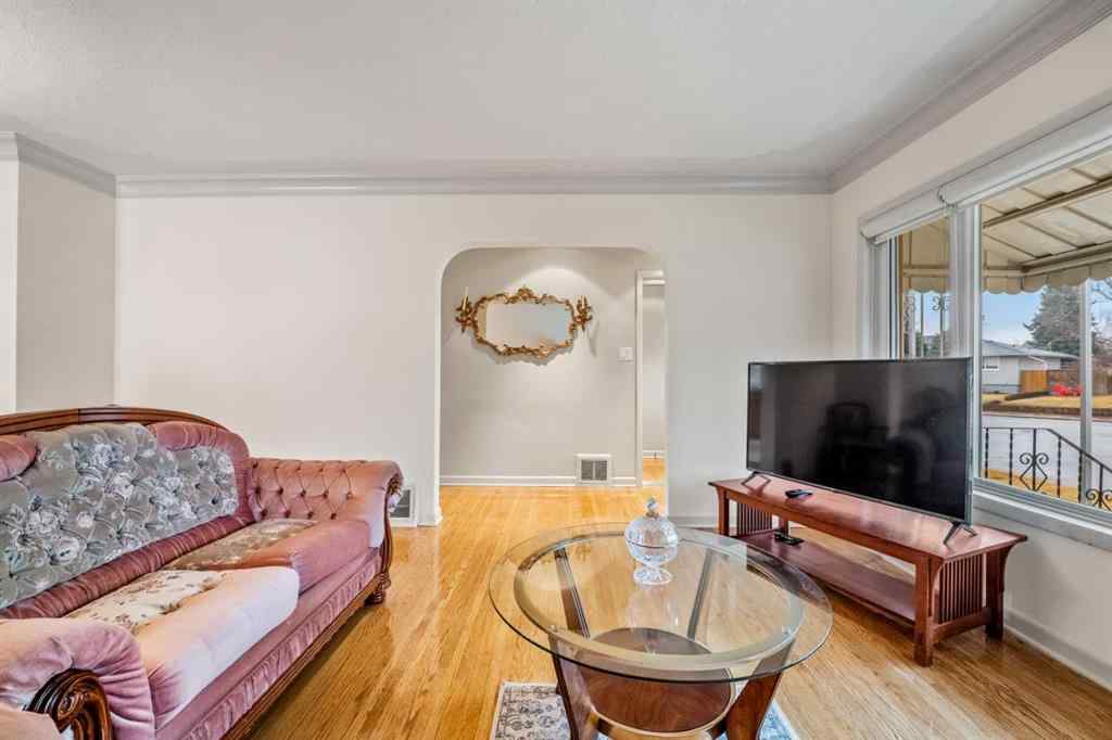 MLS&reg; # A2271735 - 1228 Richland Road NE in Renfrew Calgary, Residential Open Houses