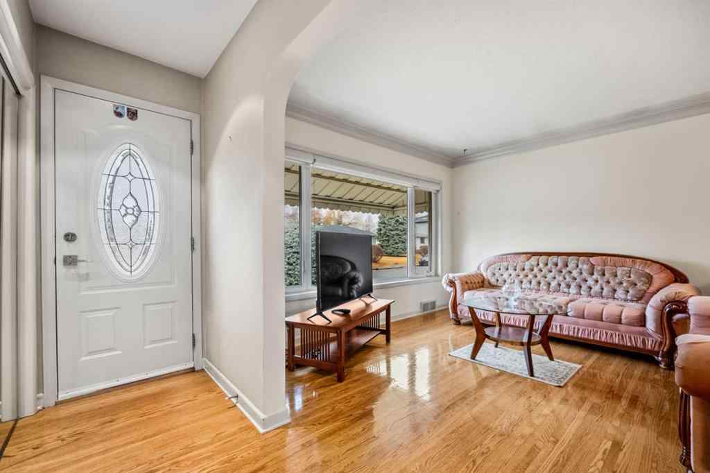 MLS&reg; # A2271735 - 1228 Richland Road NE in Renfrew Calgary, Residential Open Houses