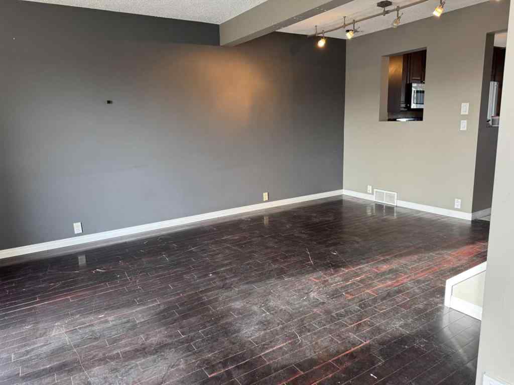 MLS&reg; # A2271739 - Unit #8 220 Erin Mount Crescent SE in Erin Woods Calgary, Residential Open Houses