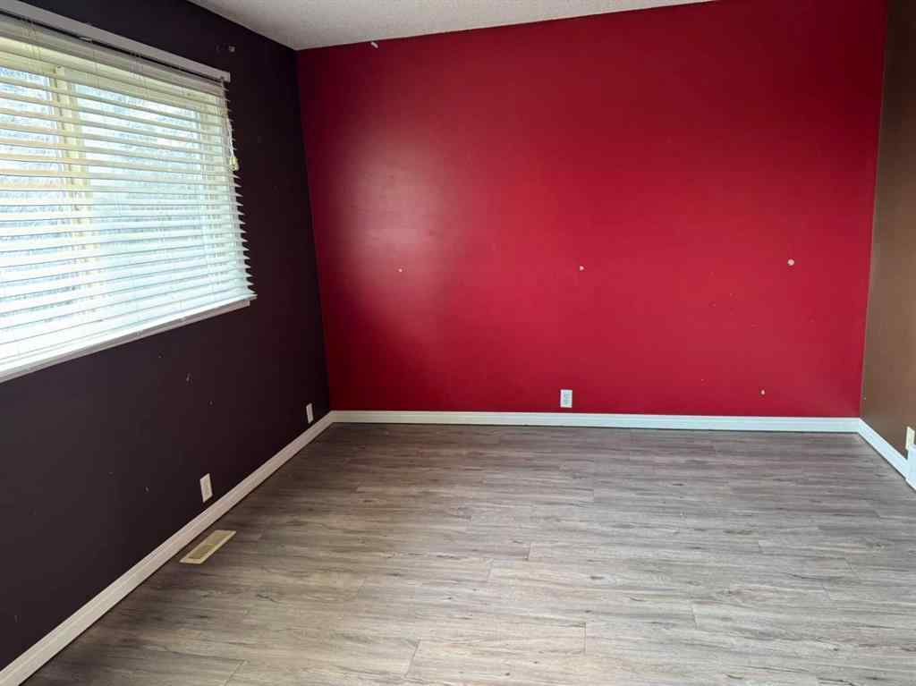 MLS&reg; # A2271739 - Unit #8 220 Erin Mount Crescent SE in Erin Woods Calgary, Residential Open Houses