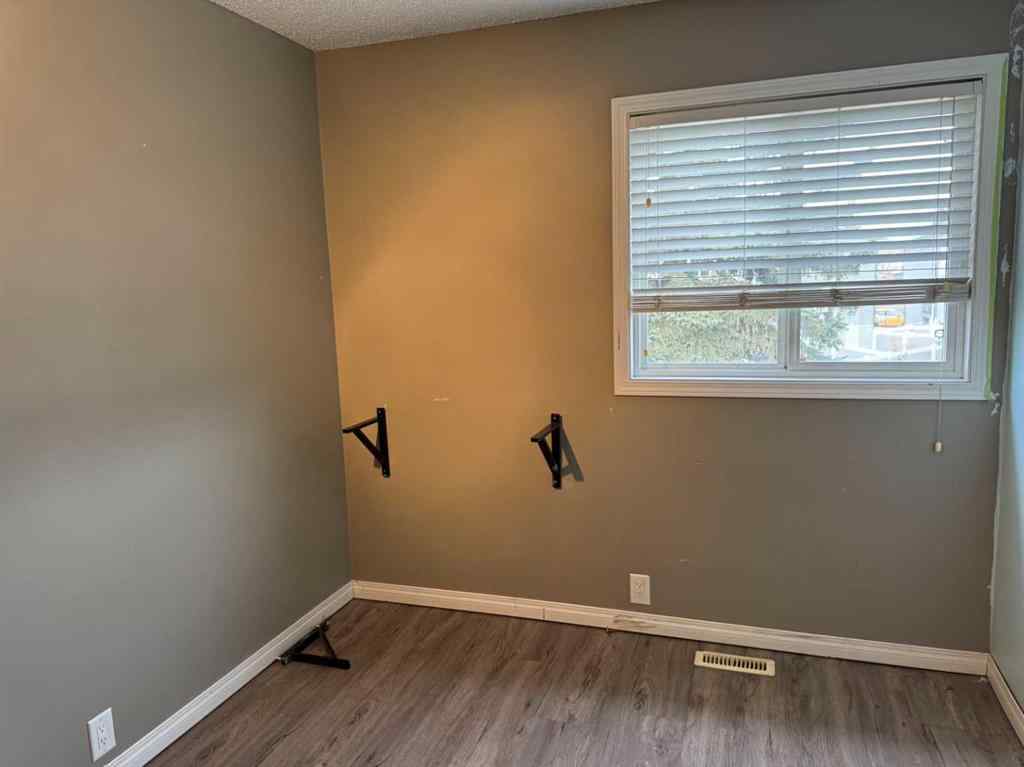 MLS&reg; # A2271739 - Unit #8 220 Erin Mount Crescent SE in Erin Woods Calgary, Residential Open Houses