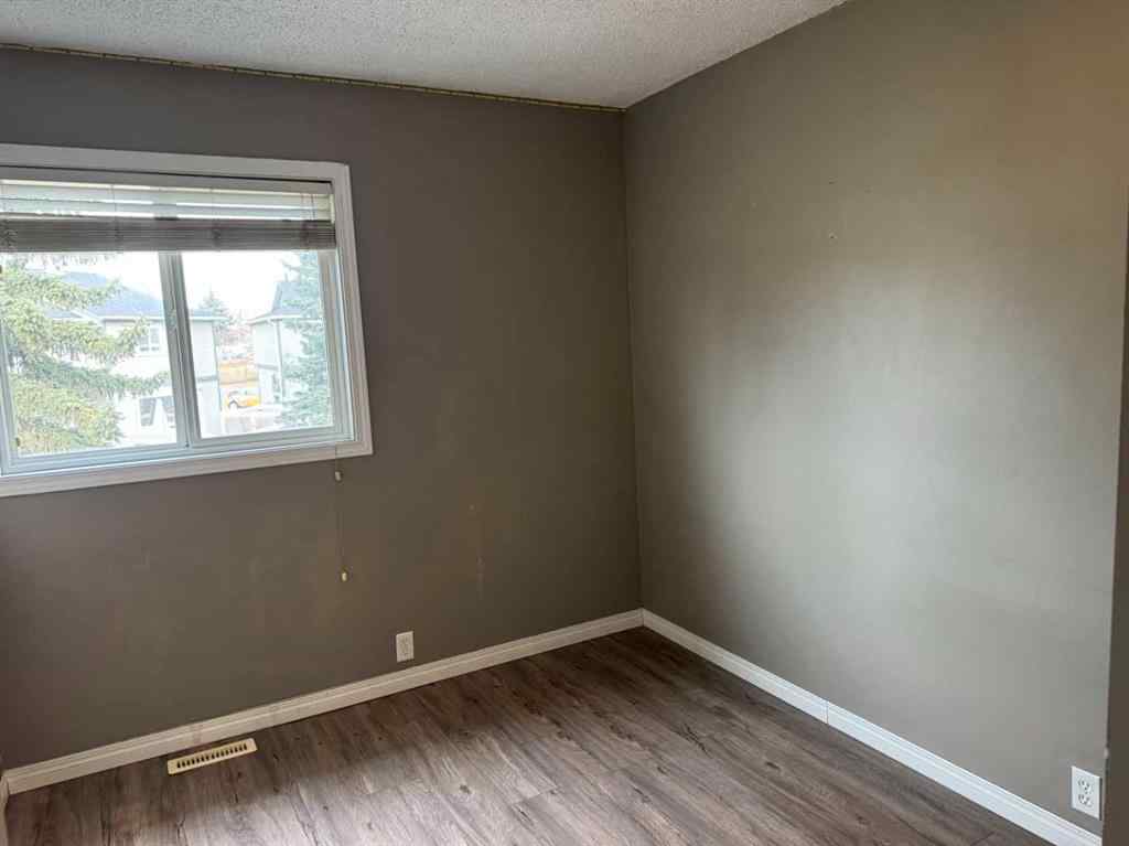 MLS&reg; # A2271739 - Unit #8 220 Erin Mount Crescent SE in Erin Woods Calgary, Residential Open Houses