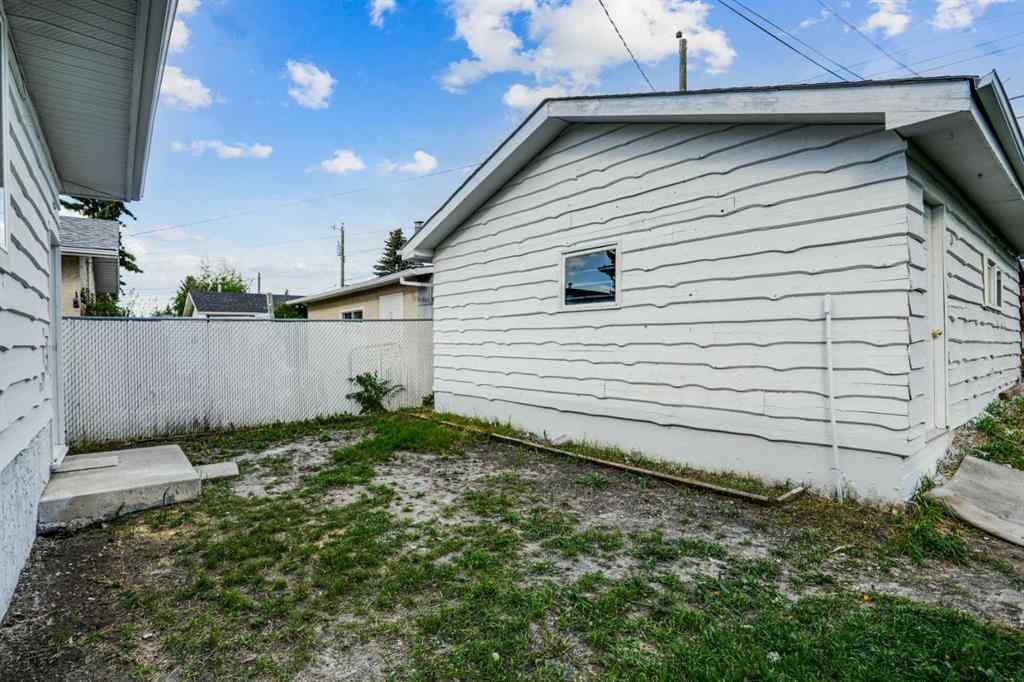 MLS® # A2271744 - 264 Penbrooke Close SE in Penbrooke Meadows Calgary, Residential Open Houses