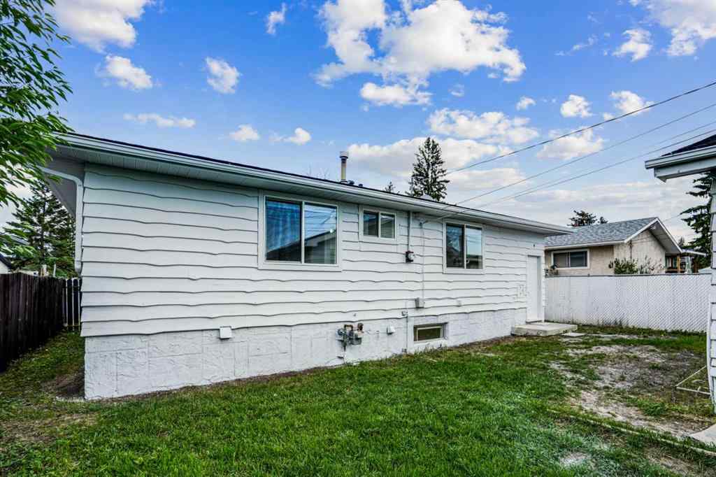 MLS® # A2271744 - 264 Penbrooke Close SE in Penbrooke Meadows Calgary, Residential Open Houses