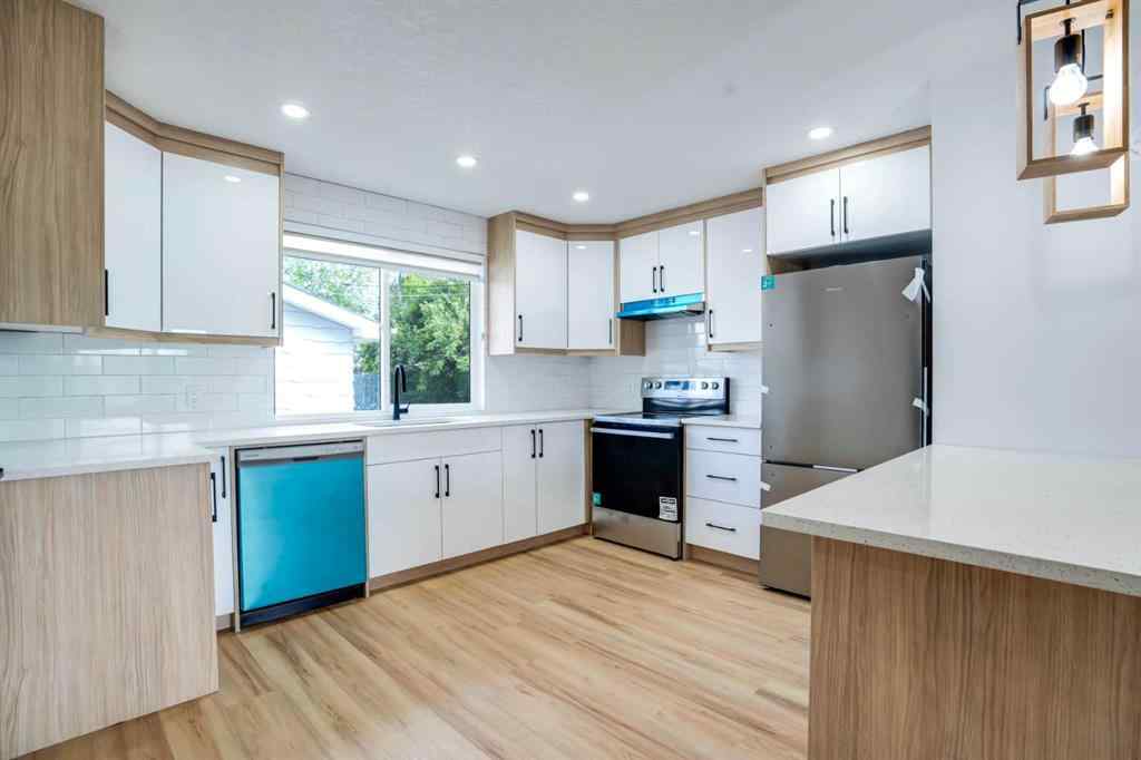 MLS® # A2271744 - 264 Penbrooke Close SE in Penbrooke Meadows Calgary, Residential Open Houses