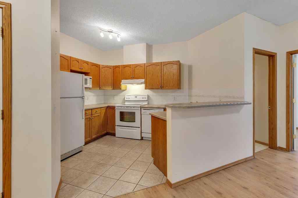 MLS® # A2271752 - Unit #107 108 Edgeridge Terrace NW in Edgemont Calgary, Residential Open Houses