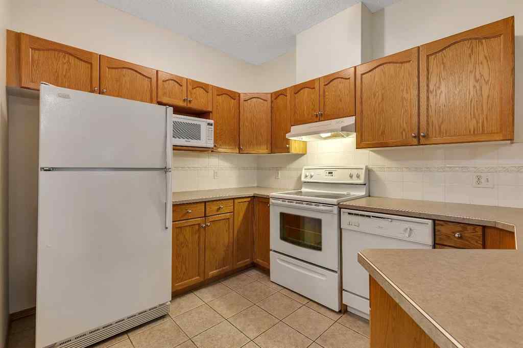 MLS® # A2271752 - Unit #107 108 Edgeridge Terrace NW in Edgemont Calgary, Residential Open Houses