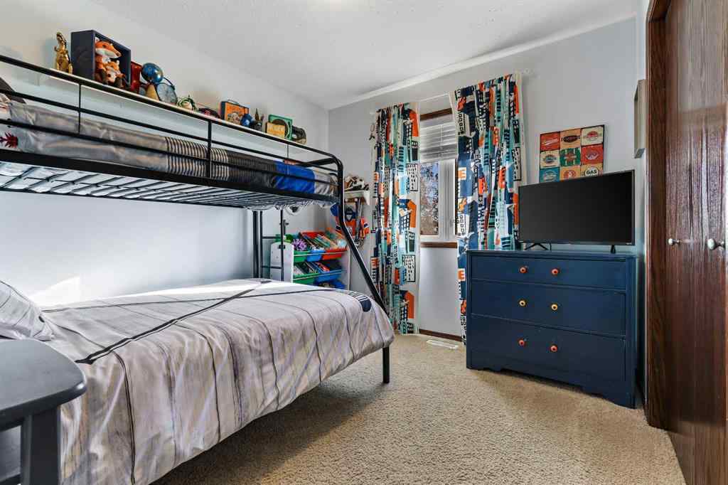 MLS® # A2271757 - 100 Hillcrest Boulevard  in Hillview Estates Strathmore, Residential Open Houses