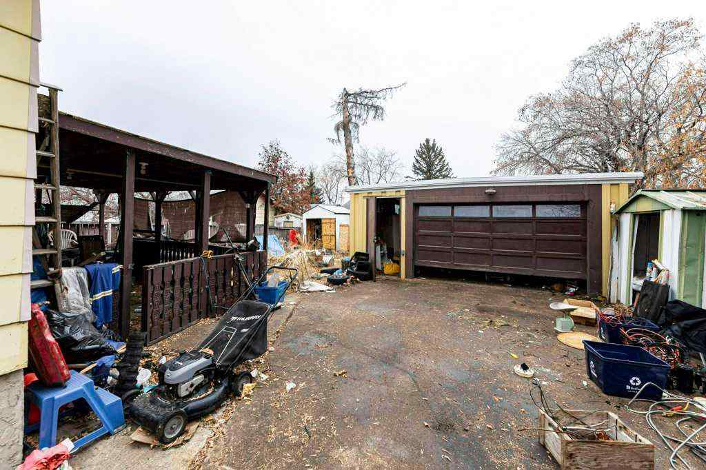 MLS&reg; # A2271760 - 4804 Broadway Avenue  in NONE Blackfalds, Residential Open Houses