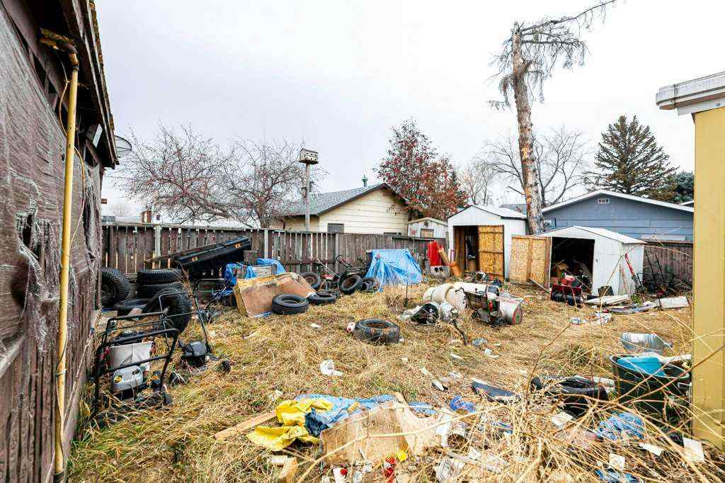 MLS&reg; # A2271760 - 4804 Broadway Avenue  in NONE Blackfalds, Residential Open Houses