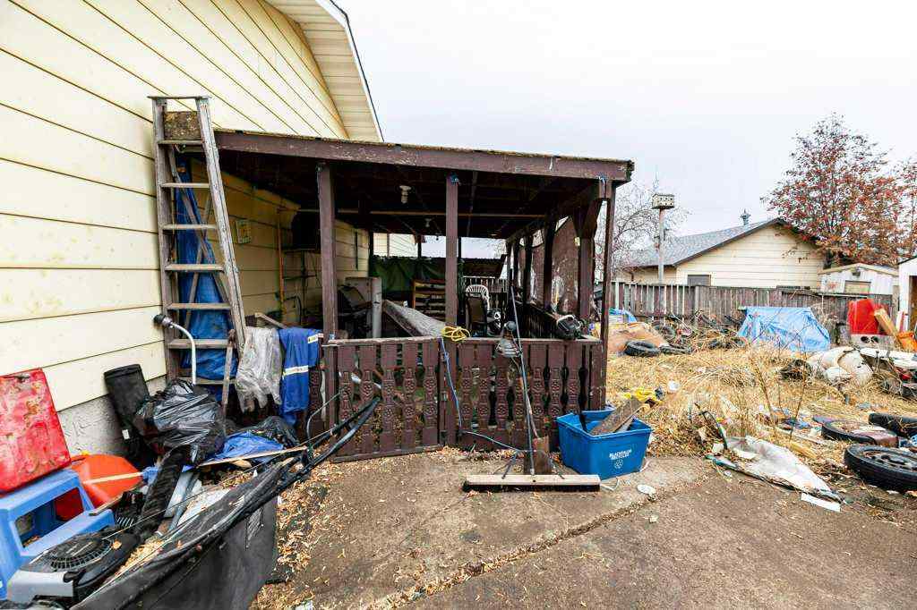 MLS&reg; # A2271760 - 4804 Broadway Avenue  in NONE Blackfalds, Residential Open Houses