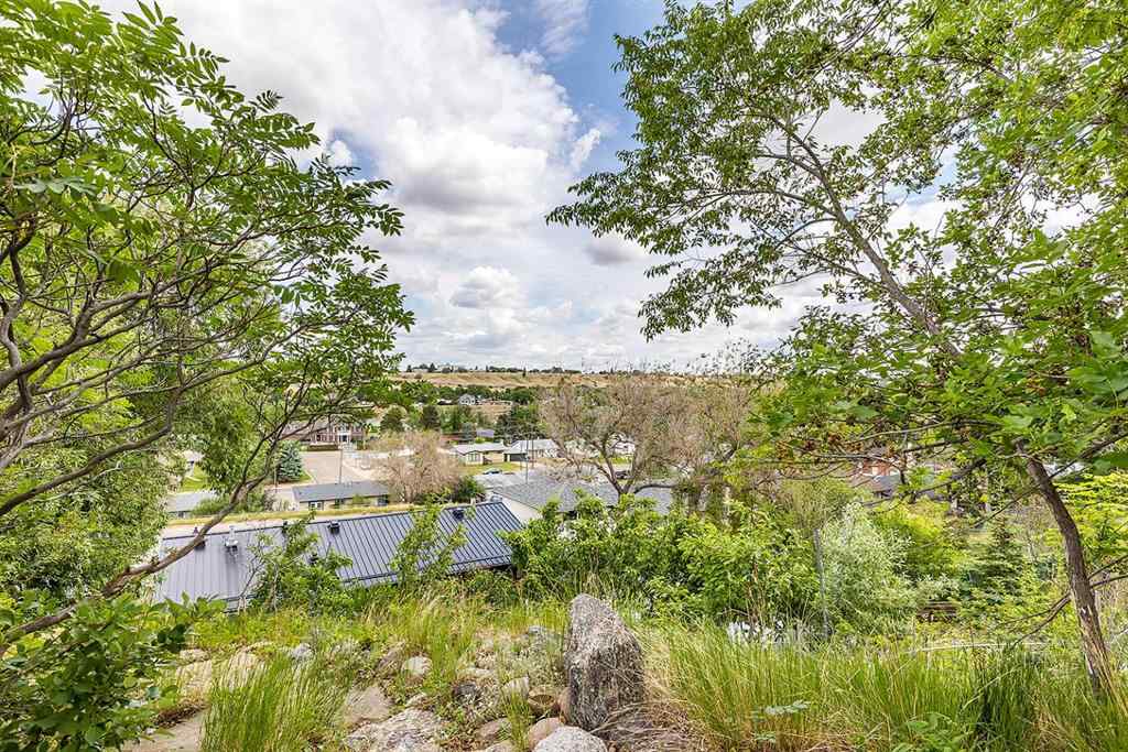 MLS&reg; # A2271765 - 22 Chinook Drive SW in SW Hill Medicine Hat, Residential Open Houses