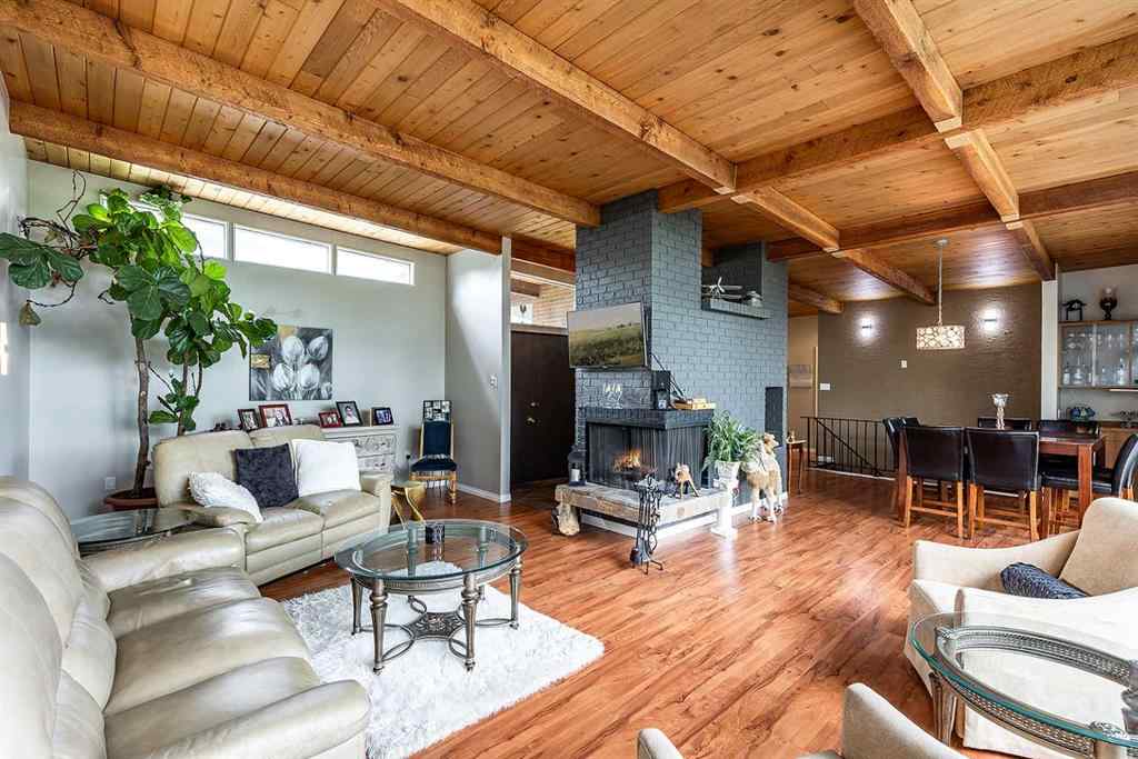 MLS&reg; # A2271765 - 22 Chinook Drive SW in SW Hill Medicine Hat, Residential Open Houses