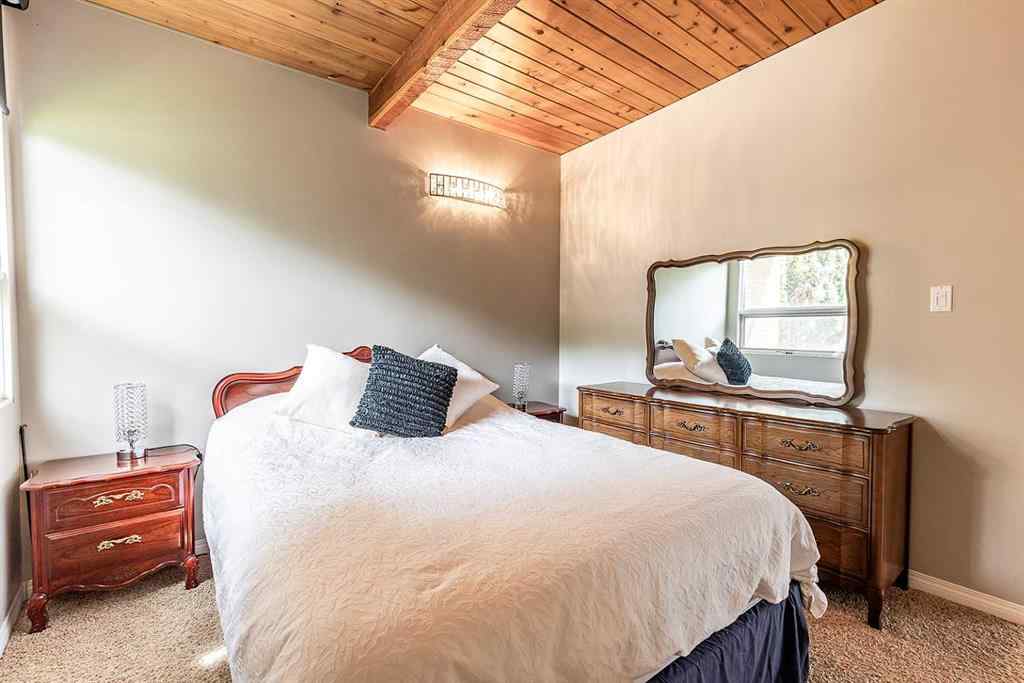 MLS&reg; # A2271765 - 22 Chinook Drive SW in SW Hill Medicine Hat, Residential Open Houses