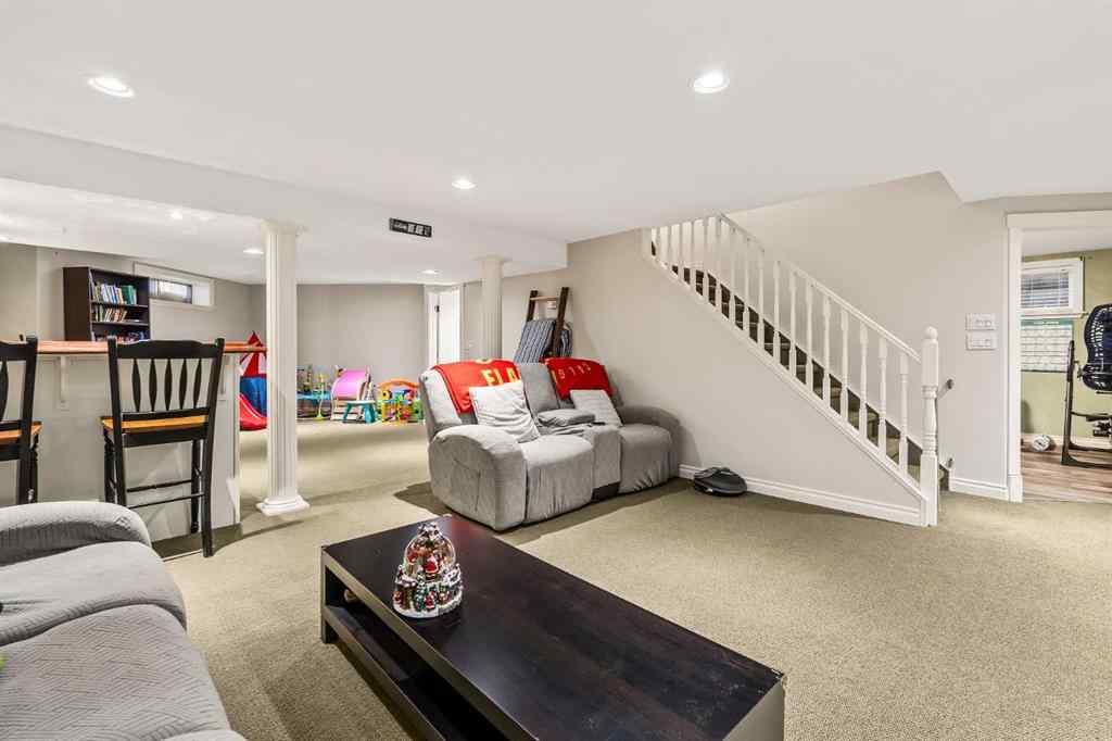 MLS® # A2271767 - 25 McKinley Bay SE in McKenzie Lake Calgary, Residential Open Houses