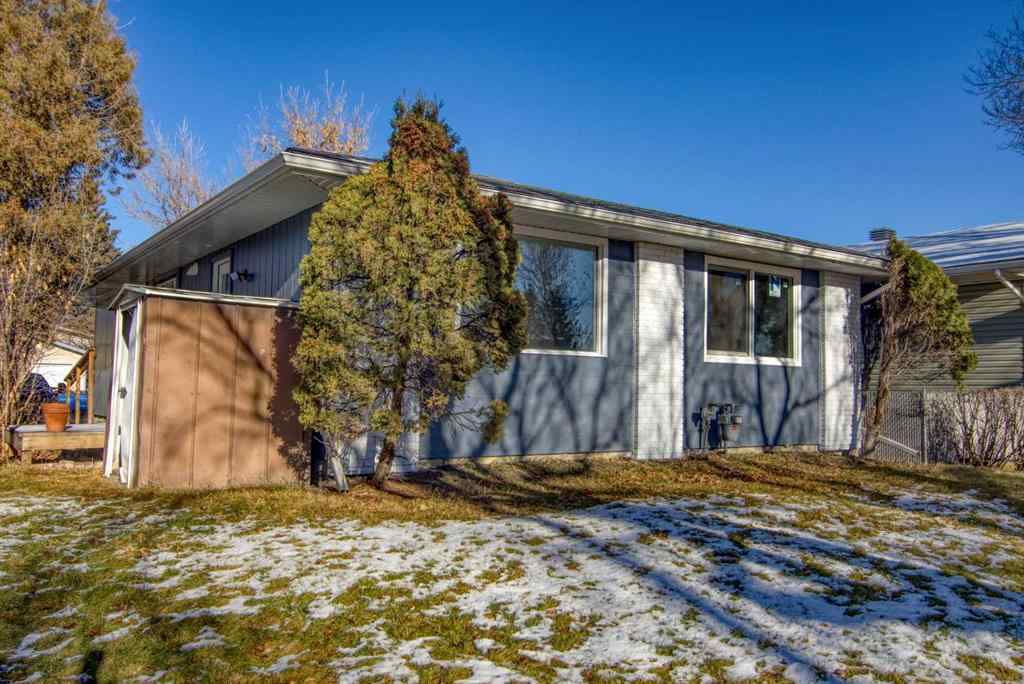 MLS&reg; # A2271769 - 3429 33A Avenue SE in Dover Calgary, Residential Open Houses