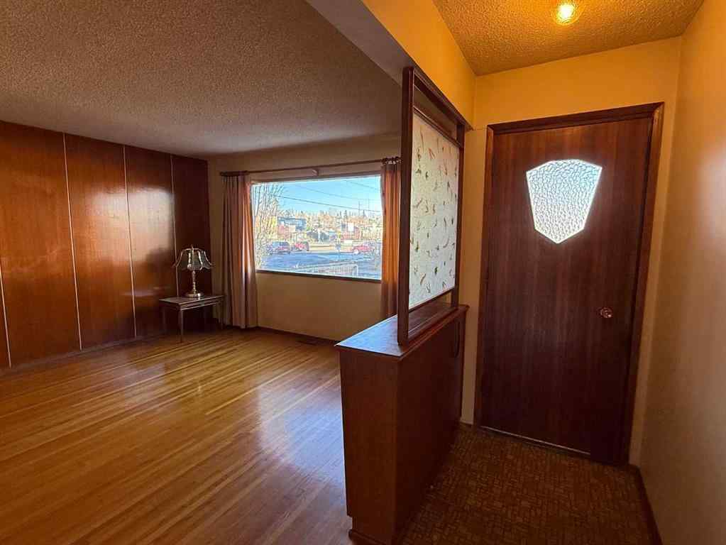 MLS&reg; # A2271771 - 111 27 Avenue NE in Tuxedo Park Calgary, Residential Open Houses