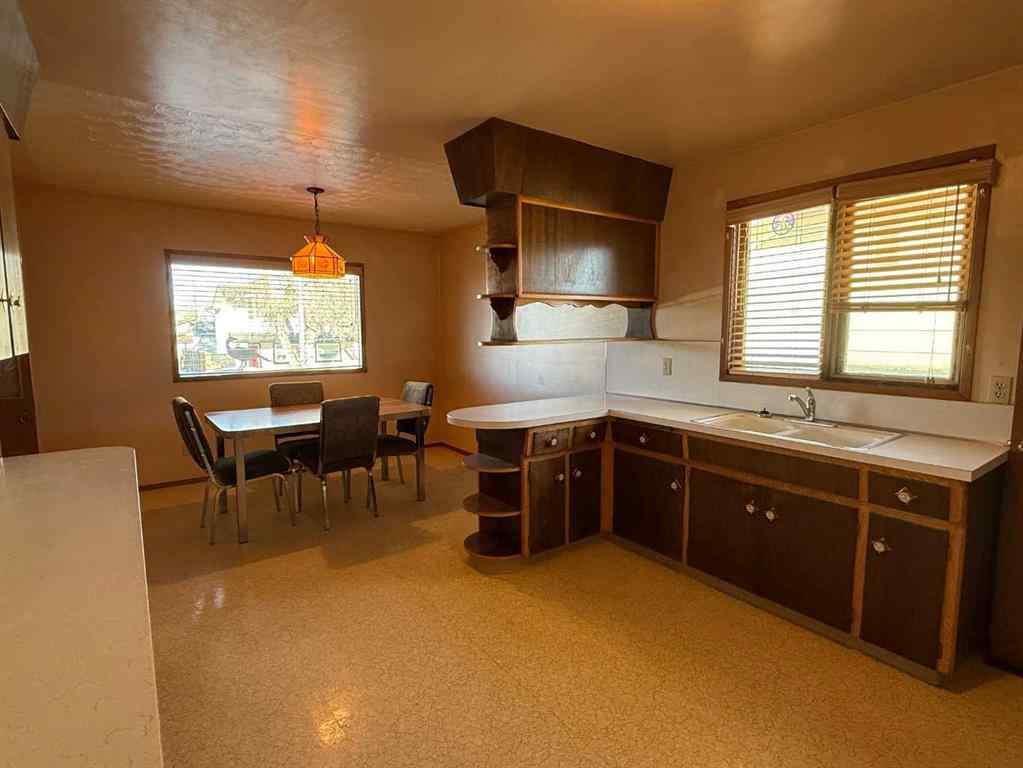 MLS&reg; # A2271771 - 111 27 Avenue NE in Tuxedo Park Calgary, Residential Open Houses