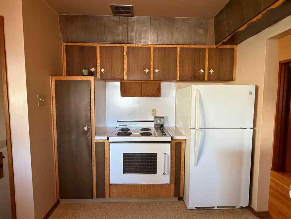 MLS&reg; # A2271771 - 111 27 Avenue NE in Tuxedo Park Calgary, Residential Open Houses