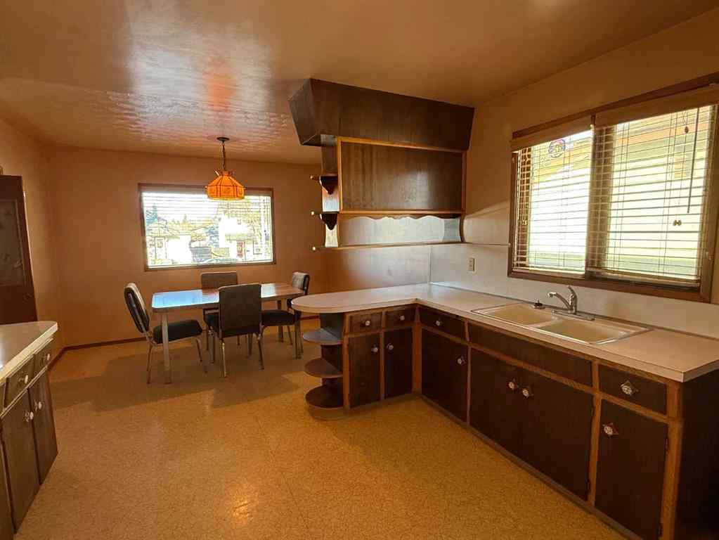 MLS&reg; # A2271771 - 111 27 Avenue NE in Tuxedo Park Calgary, Residential Open Houses