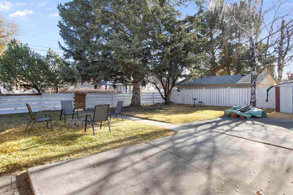 MLS&reg; # A2271776 - 123 Glacier Drive SW in Glamorgan Calgary, Residential Open Houses