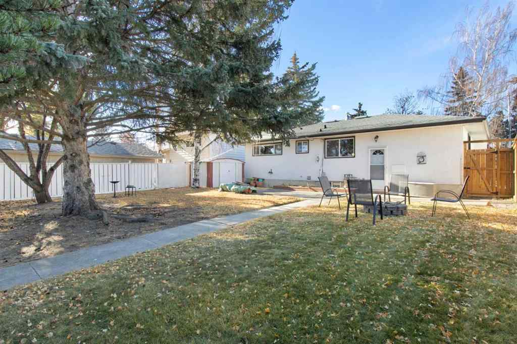 MLS&reg; # A2271776 - 123 Glacier Drive SW in Glamorgan Calgary, Residential Open Houses