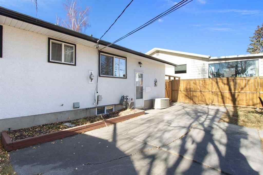 MLS&reg; # A2271776 - 123 Glacier Drive SW in Glamorgan Calgary, Residential Open Houses