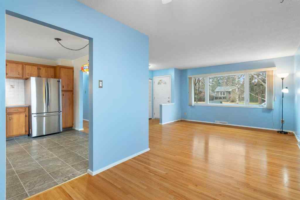 MLS&reg; # A2271776 - 123 Glacier Drive SW in Glamorgan Calgary, Residential Open Houses