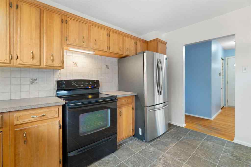 MLS&reg; # A2271776 - 123 Glacier Drive SW in Glamorgan Calgary, Residential Open Houses