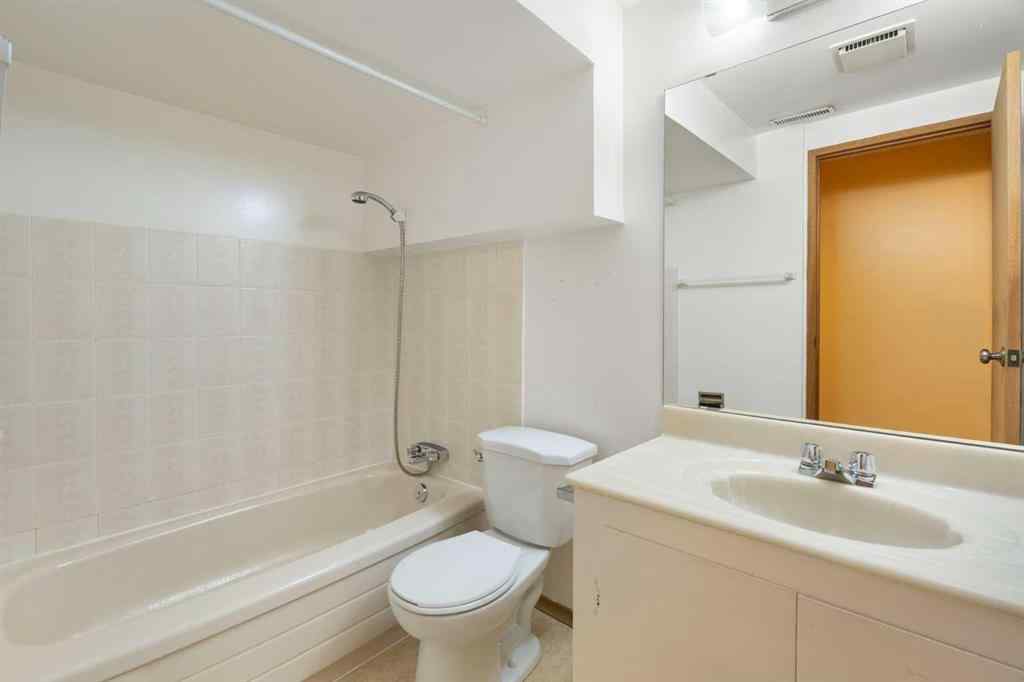 MLS&reg; # A2271776 - 123 Glacier Drive SW in Glamorgan Calgary, Residential Open Houses