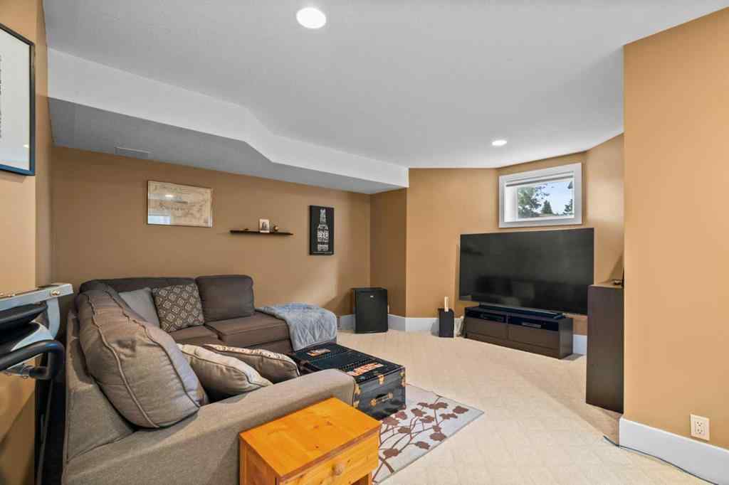 MLS&reg; # A2271782 - 3111 39 Street SW in Glenbrook Calgary, Residential Open Houses