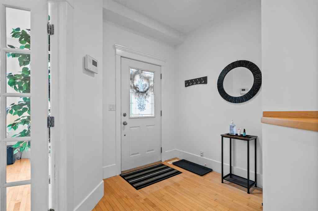 MLS&reg; # A2271782 - 3111 39 Street SW in Glenbrook Calgary, Residential Open Houses