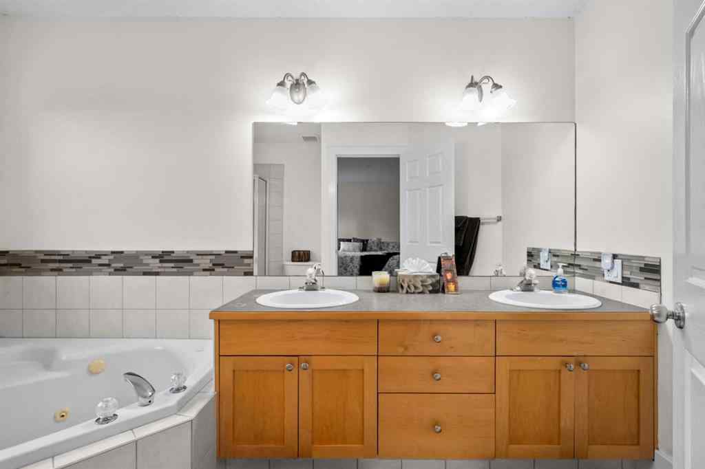 MLS&reg; # A2271782 - 3111 39 Street SW in Glenbrook Calgary, Residential Open Houses