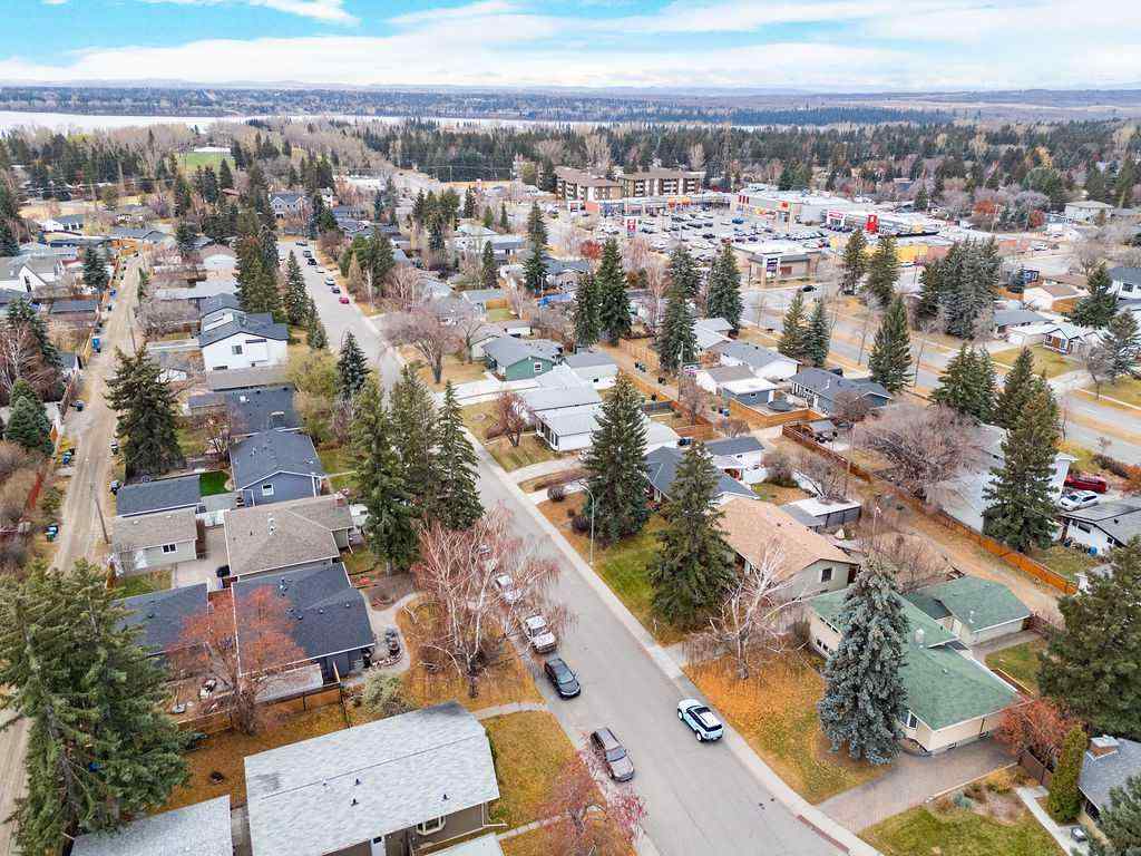 MLS® # A2271801 - 6407 Lombardy Crescent SW in North Glenmore Park Calgary, Residential Open Houses