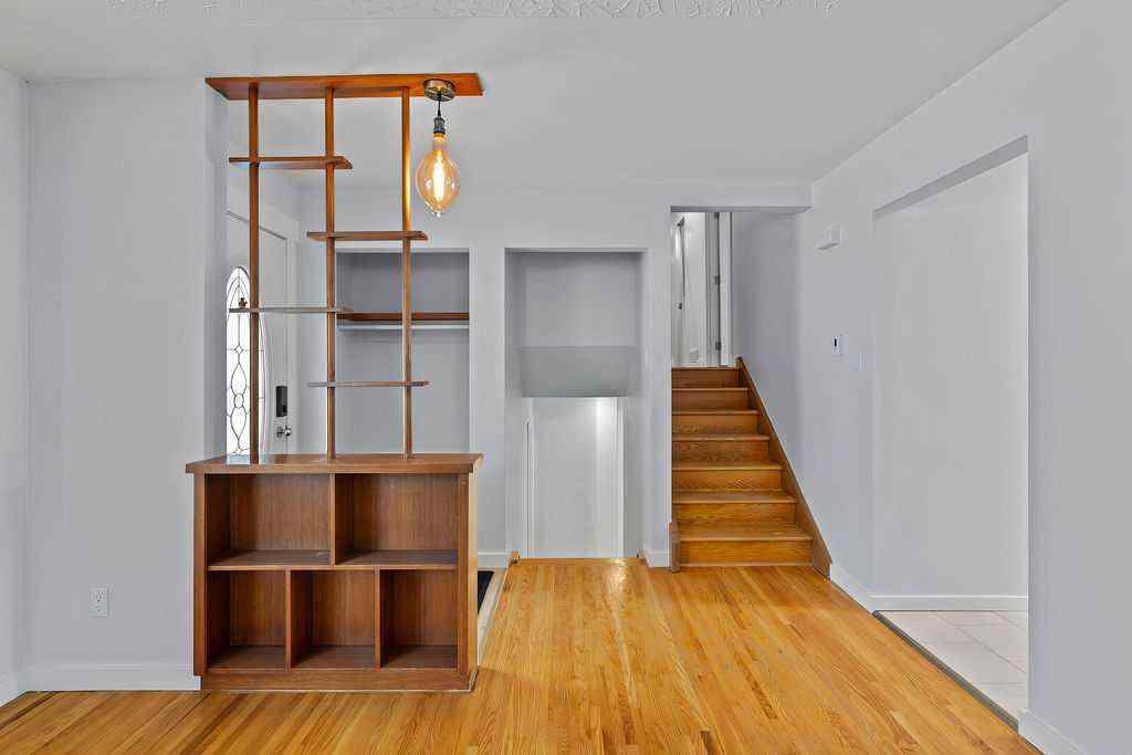 MLS® # A2271801 - 6407 Lombardy Crescent SW in North Glenmore Park Calgary, Residential Open Houses