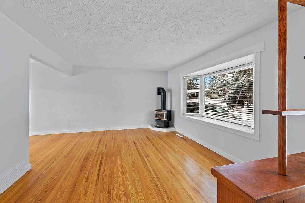 MLS® # A2271801 - 6407 Lombardy Crescent SW in North Glenmore Park Calgary, Residential Open Houses