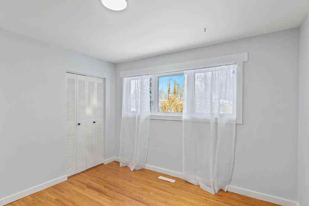 MLS® # A2271801 - 6407 Lombardy Crescent SW in North Glenmore Park Calgary, Residential Open Houses