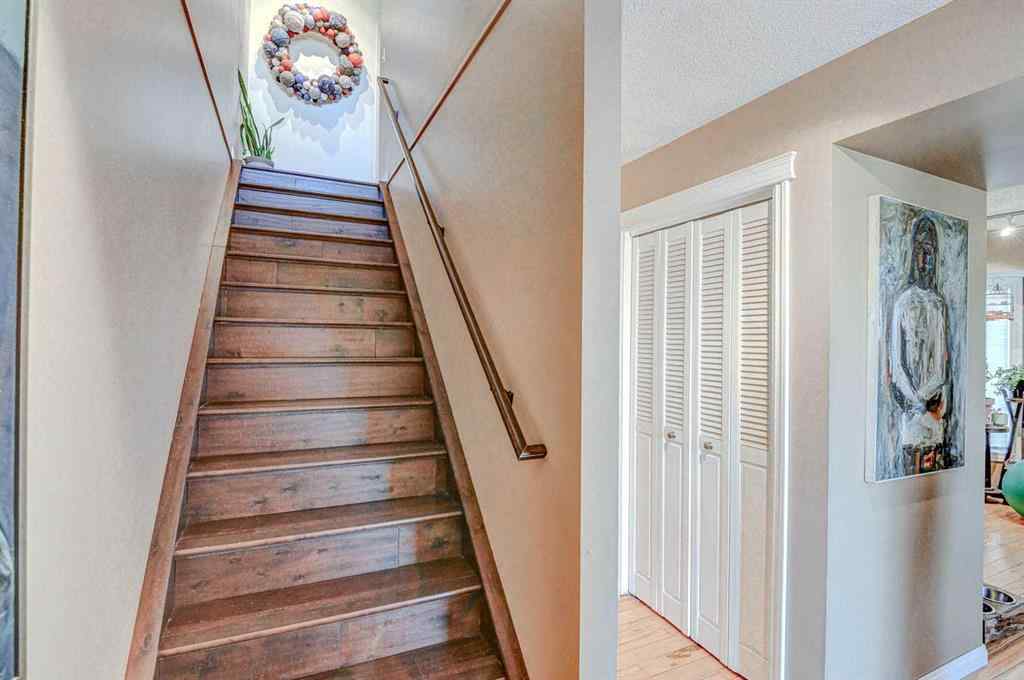 MLS&reg; # A2271803 - 80 Woodglen Road SW in Woodbine Calgary, Residential Open Houses
