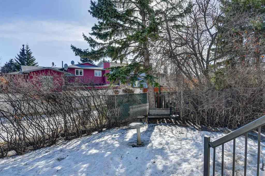 MLS&reg; # A2271803 - 80 Woodglen Road SW in Woodbine Calgary, Residential Open Houses
