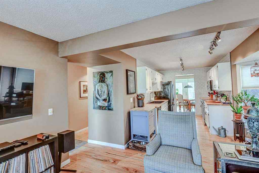 MLS&reg; # A2271803 - 80 Woodglen Road SW in Woodbine Calgary, Residential Open Houses