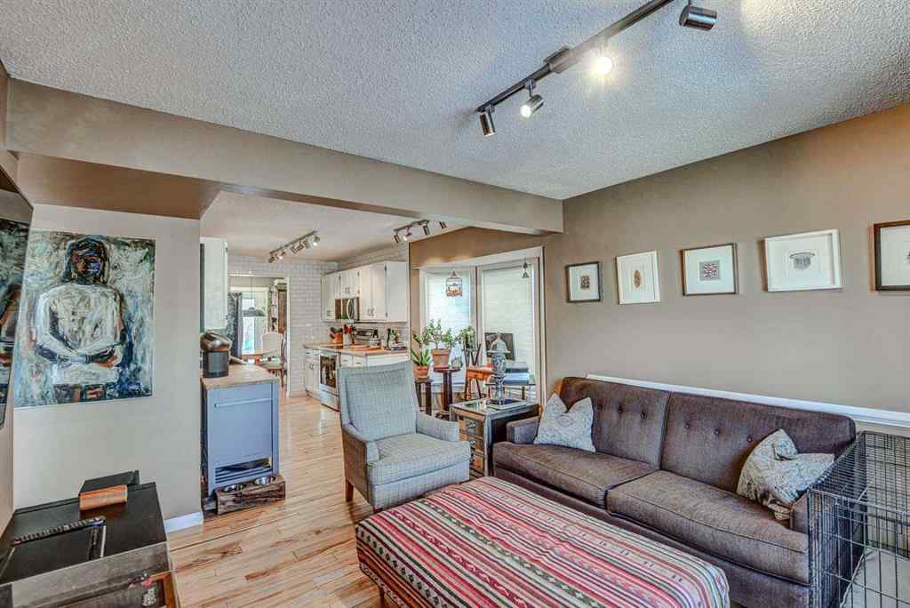 MLS&reg; # A2271803 - 80 Woodglen Road SW in Woodbine Calgary, Residential Open Houses