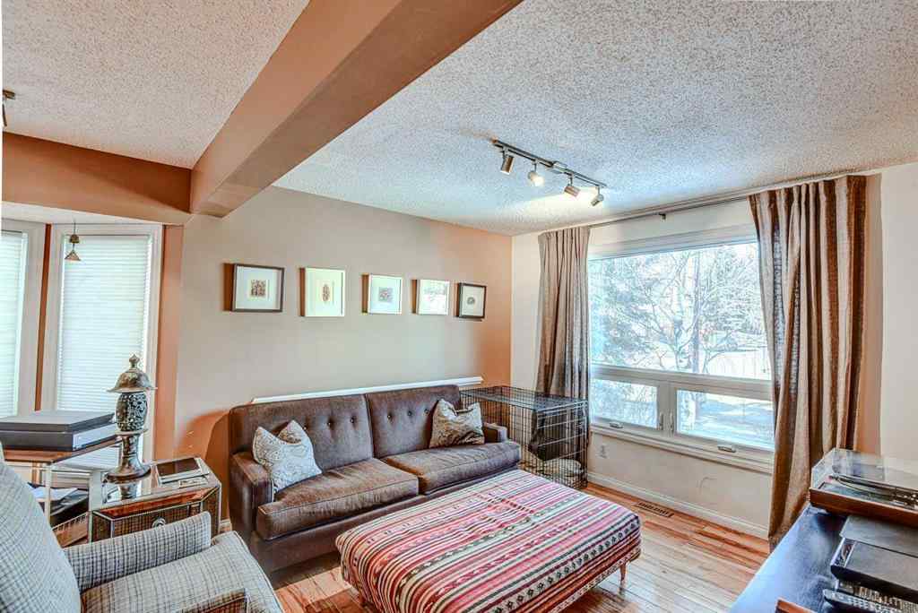 MLS&reg; # A2271803 - 80 Woodglen Road SW in Woodbine Calgary, Residential Open Houses