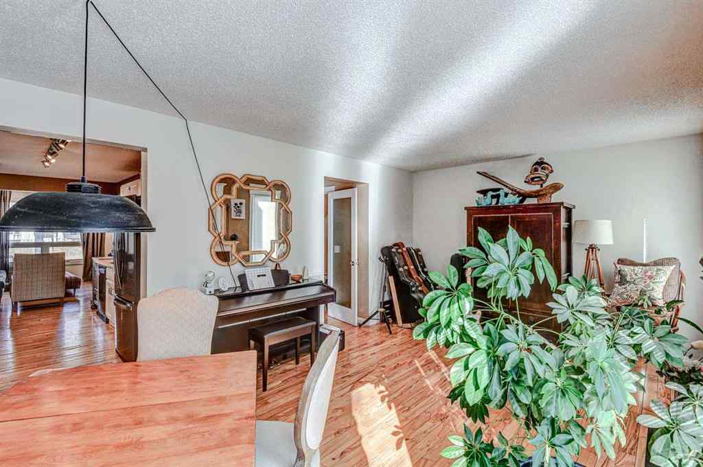 MLS&reg; # A2271803 - 80 Woodglen Road SW in Woodbine Calgary, Residential Open Houses